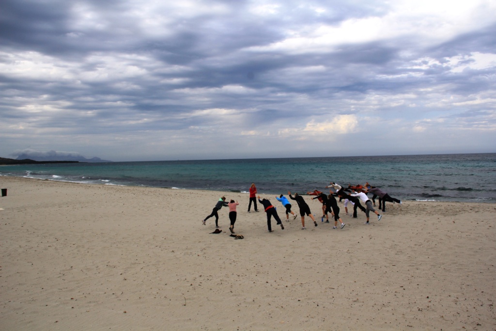 Bikini Bootcamp Sardinien Workout am Strand